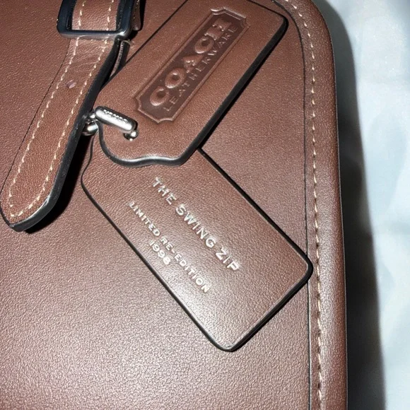 Coach swing zip 20 leather bag - Picture 2 of 6